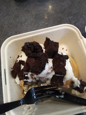 Creme brulee frosting and brownie bites 🤤 at Cinnaholic in San Antonio