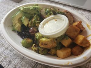 Forbidden Black Rice
Herb Roasted Potatoes
Roasted Brussel Sprouts
Power Beans
Miso Glazed Tofu
Avocado
Fresh Chopped Cilantro
Creamy Garlic & Herb Sauce (Vegan) at Bolay in Pembroke Pines