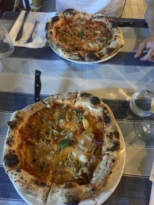 Vegan pizza   at Dolce Amore in San Juan Siquijor