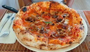 pizza vegana at Dolce Amore in San Juan Siquijor