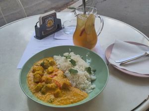 Thai curry and homemade mate at Pilgrim in Brno