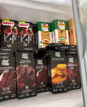 M33t alternatives at Simply Vegan in Antalya