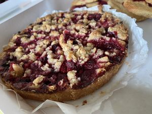 Tarte crumble framboises   at L'Insouciance in Wavre