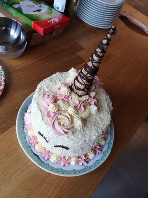 Vegan Unicorn cake for 20 people at L'Insouciance in Wavre