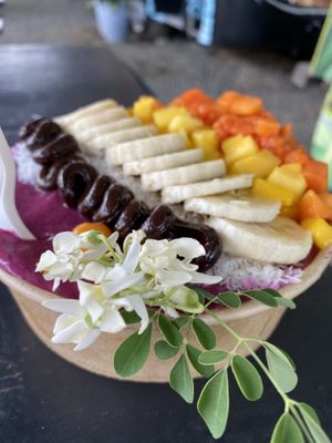 Edible Flowers  at Vida Bowls in Huacas