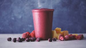 Make your own smoothie  at House of Bagels in Hvidovre