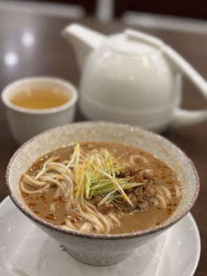 Dan dan noodles  at Hi-Lai Vegetarian 漢來蔬食 - Dashu in Kaohsiung