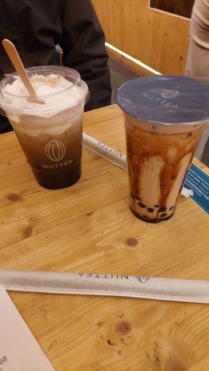 4 season tea with cream and Boba. Nut classic Boba tea at NUTTEA - Soho in London