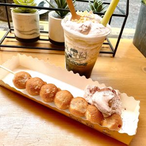Bubble Waffles with Chocolate Cream and Pineapple Bubble Tea with Cream  at NUTTEA - Soho in London
