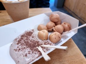 Waffles with nut cream at NUTTEA - Soho in London