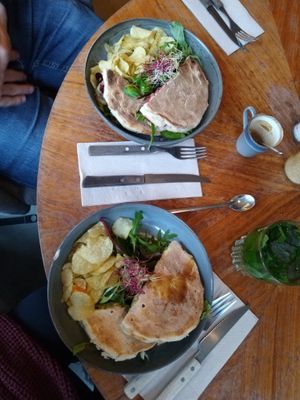 Breakfast at FACTORY GIRL Restaurant in Berlin