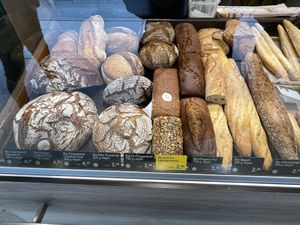 Vegan labeled breads   at Naschmarkt in Vienna