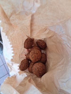 Lovely falafels at Naschmarkt in Vienna