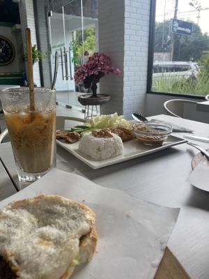 Yum at LN Fortunate Coffee in 