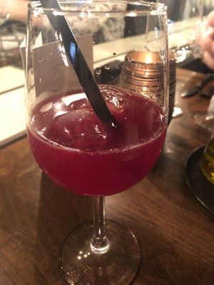 First course drink: beetroot juice, lemon and pear at Kale & de Bril in Goes
