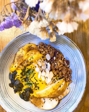 Pumpkin and spinach bowl at O Jardim da Jujé in Lisbon