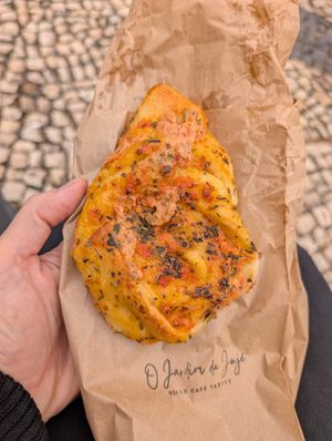 Tomato bread at O Jardim da Jujé in Lisbon