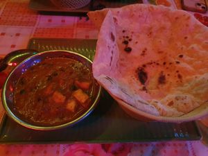 Mutter Panner with tofu + nann at Datta Banana Leaf Restaurant and Bungalow in Don Det