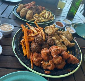 El sampler está gigante!!!  at Goji in Saltillo