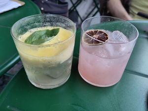 Don't worry they were full when we got them 😅🙈 at Flavour Bastards in Copenhagen