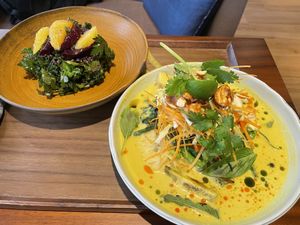 Kale salad and curry laksa at Sakti Elixir at Fivelements Habitat in Hong Kong Island