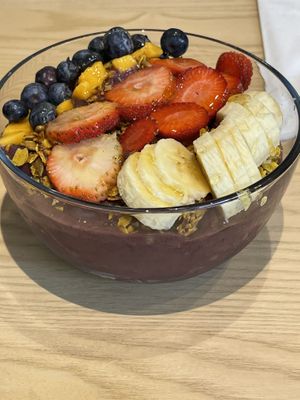 Açaí bowl at Olena Cafe in Honolulu