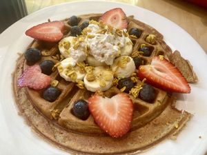 This was DELICIOUS 😋   at Olena Cafe in Honolulu