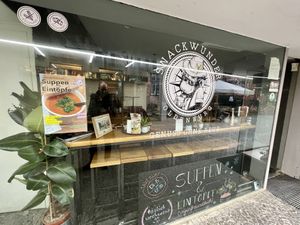 closed as very often during 'opening hours'   at Snackwunder in Oldenburg