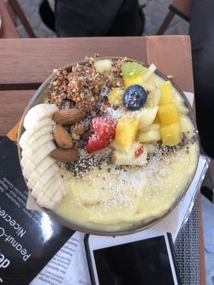 Small Tropical Sensation Nicecream Bowl😍 at Snackwunder in Oldenburg