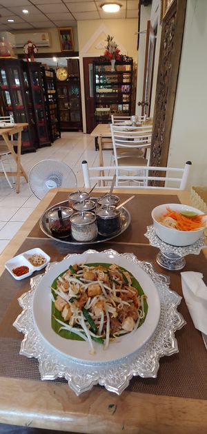 Pad Thai at Pinanong in Bangkok