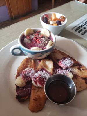 French toast and porridge at Morning Glory Cafe in Flagstaff