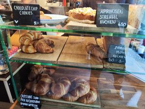 Vegan bread options at Kafi Freud in Zurich