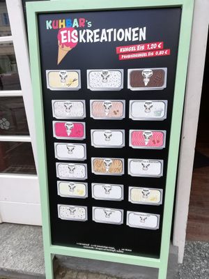 Eiskreationen at Kuhbar in Unna