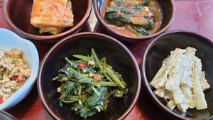 Course SEON (August 2022) - 3rd course: side dishes at Balwoo Gongyang - 발우공양 in Seoul