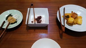 Course WON (December 2019) - 2nd course:
Seasoned seaweed, lotus root with red beans, spicy braised rice cake with radish at Balwoo Gongyang - 발우공양 in Seoul