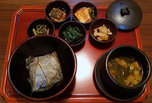 Course WON (December 2019) - 4th course:
Sticky rice steamed in lotus leaf, soy bean paste stew, various kimchi, pickled vegetables and seasoned greens at Balwoo Gongyang - 발우공양 in Seoul