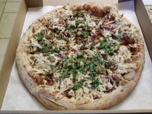 BBQ chicken at Cruzer Pizza in Los Angeles