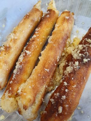 Breadsticks  at Cruzer Pizza in Los Angeles