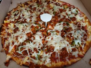 GF pizza custom at Cruzer Pizza in Los Angeles