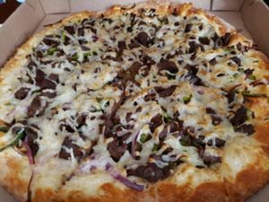 Philly cheese steak pizza at Cruzer Pizza in Los Angeles