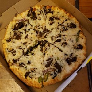 Philly cheese steak pizza at Cruzer Pizza in Los Angeles