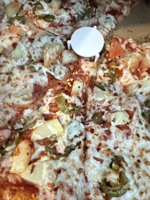 Extra large +thick crust: vegan ham, pineapple, jalapeño   at Cruzer Pizza in Los Angeles