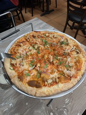 44169 at Cruzer Pizza in Los Angeles