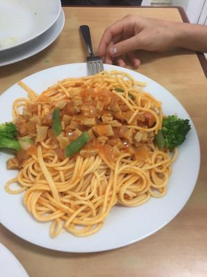 Tallarin Rojo con carne de soya (naturalmente vegano) at Vida Sana - Jesus Maria in Lima