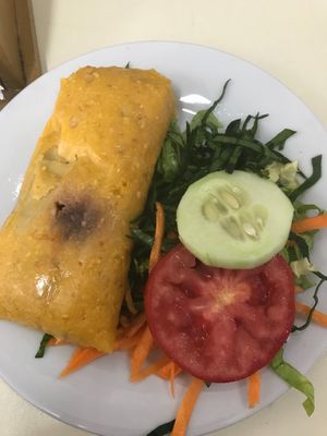 Tamal vegetariano (accidentalmente vegano) at Vida Sana - Jesus Maria in Lima