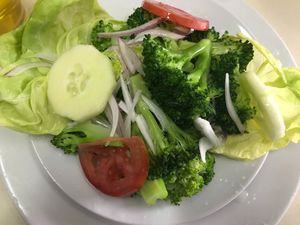 Ensalada de brocoli (naturalmente vegano) at Vida Sana - Jesus Maria in Lima
