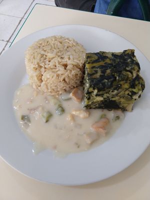 Pastel de acelga, brown rice, gravy at Vida Sana - Jesus Maria in Lima