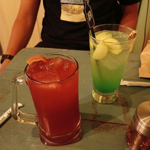 Soda de manzana verde y limonada de flor de jamaica y maracuyá at Bianco Pizza in Envigado