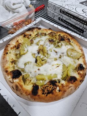 Vegan Potato pizza at PIZZA E SFIZI  in Catania