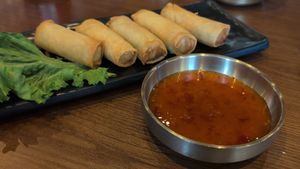 Veggie spring rolls at BaBbi BaBbi in Orlando